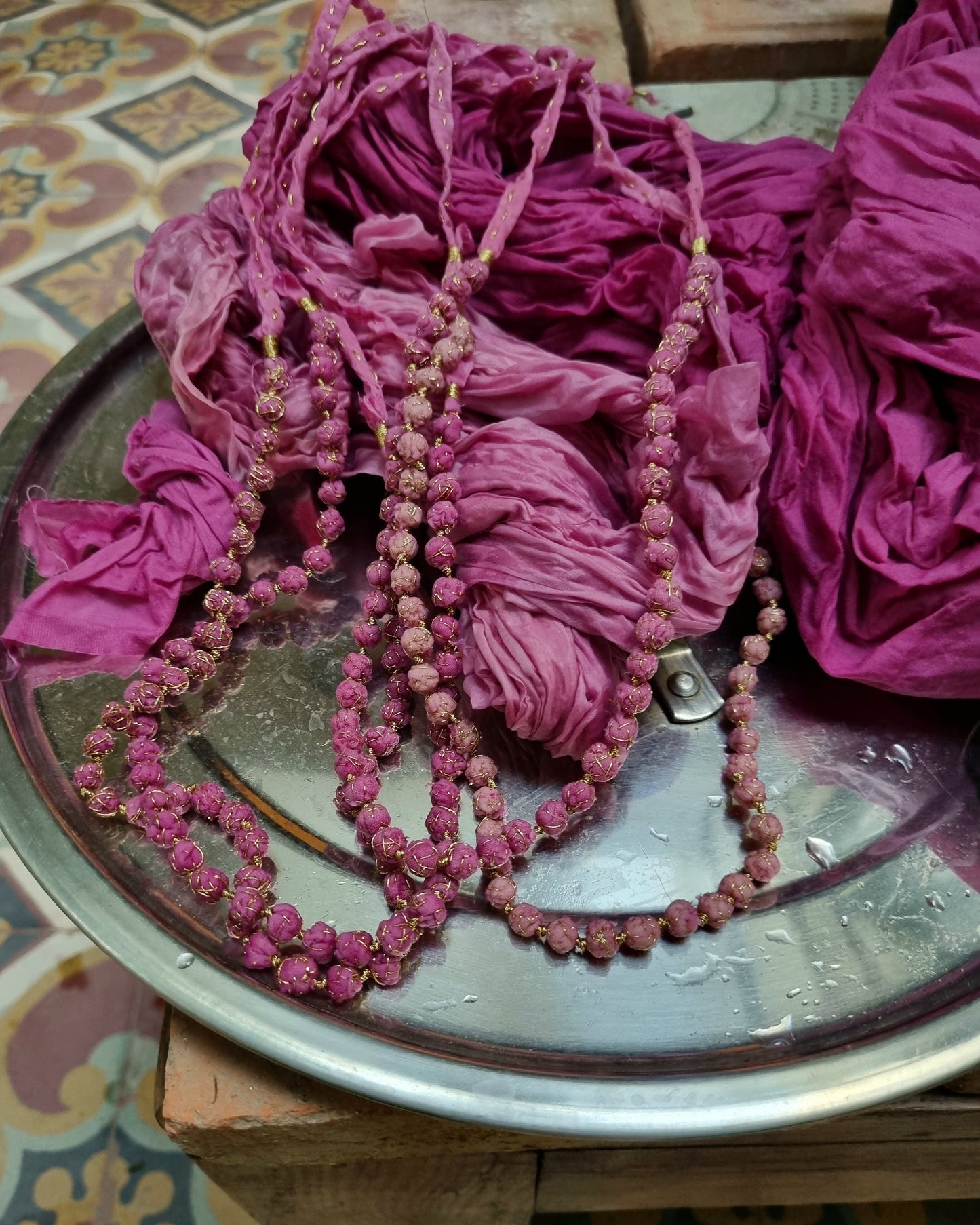 BOUGAINVILLEA NECKLACE